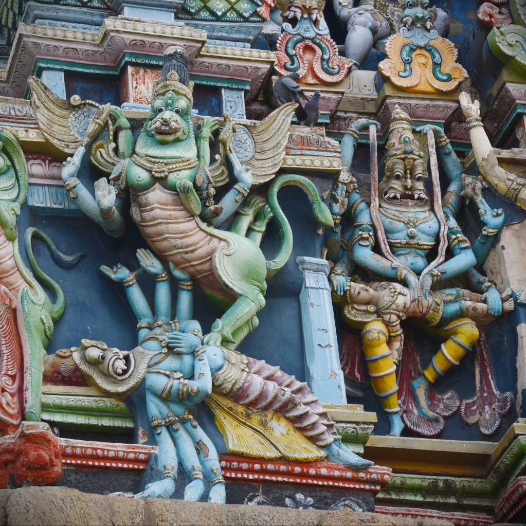 Нарасимха и Шарабха, храм Минакши